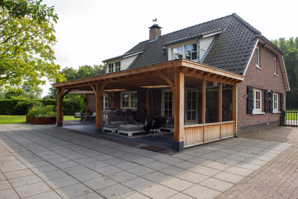 Robuuste aanbouw met pergola Tilburg – foto 4
