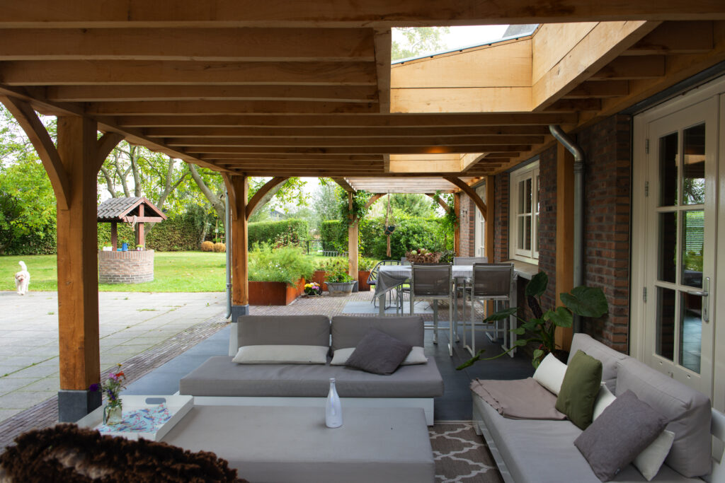 Robuuste aanbouw met pergola Tilburg – foto 8