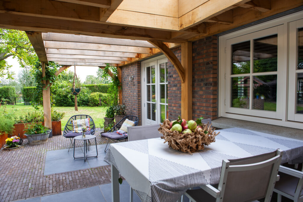 Robuuste aanbouw met pergola Tilburg – foto 13