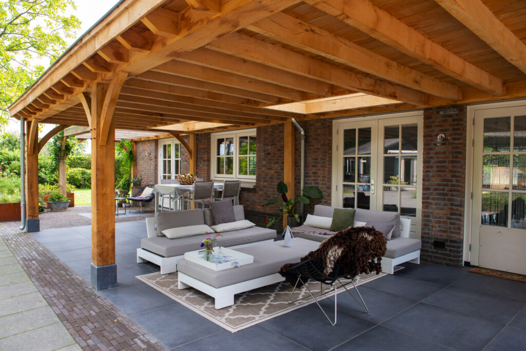 Robuuste aanbouw met pergola Tilburg – foto 22