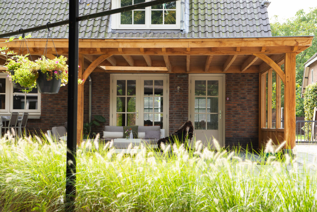 Robuuste aanbouw met pergola Tilburg – foto 23