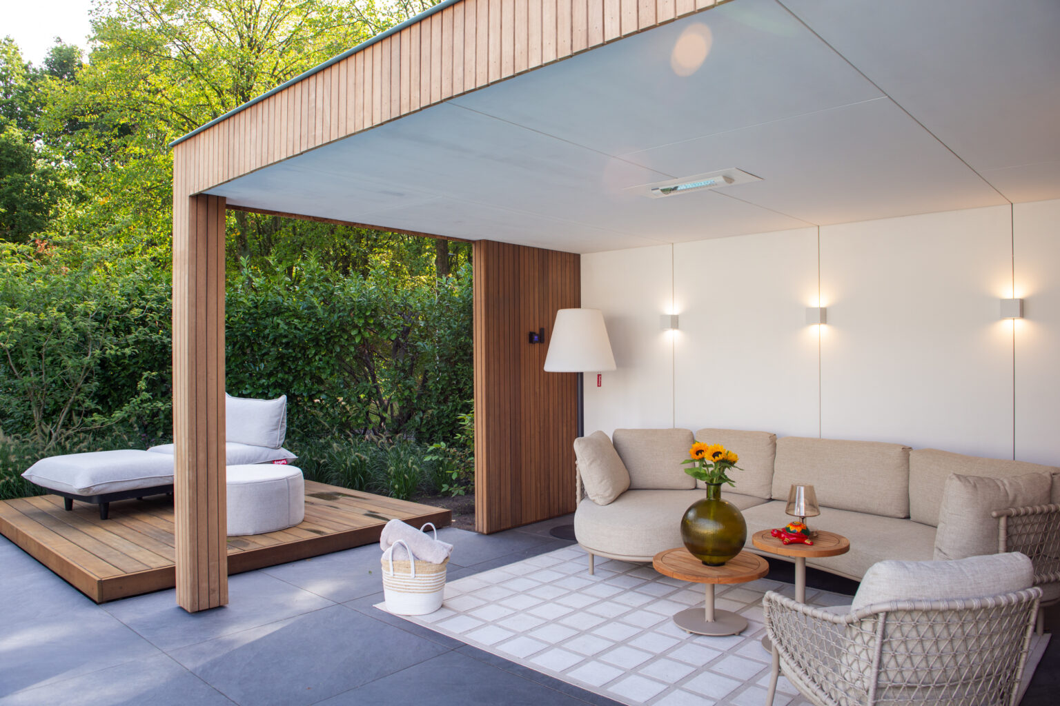Open poolhouse aan het zwembad – foto 9