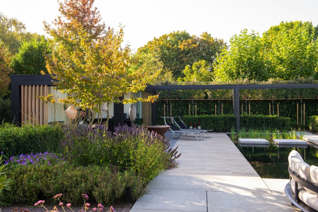 Tuinkamer met buitenkeuken en pergola Waalwijk – foto 2