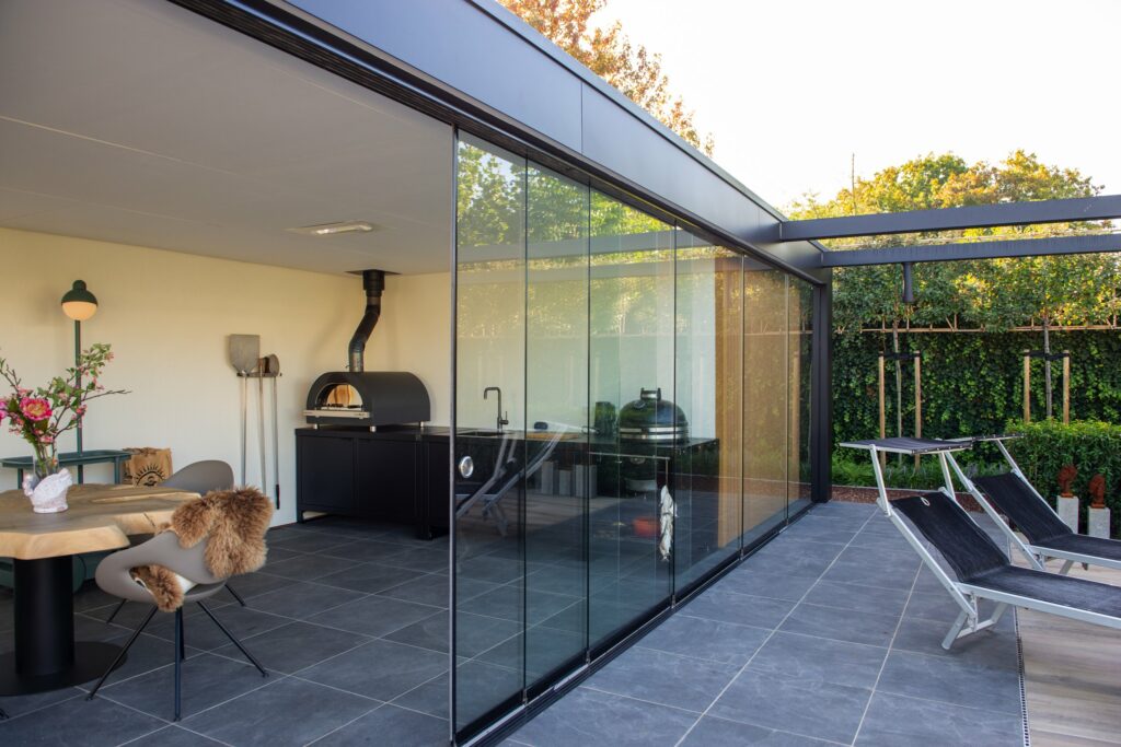 Tuinkamer met buitenkeuken en pergola Waalwijk – foto 5