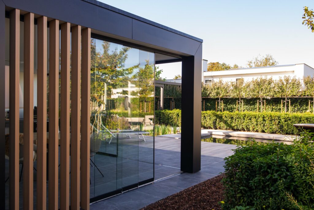 Tuinkamer met buitenkeuken en pergola Waalwijk – foto 7