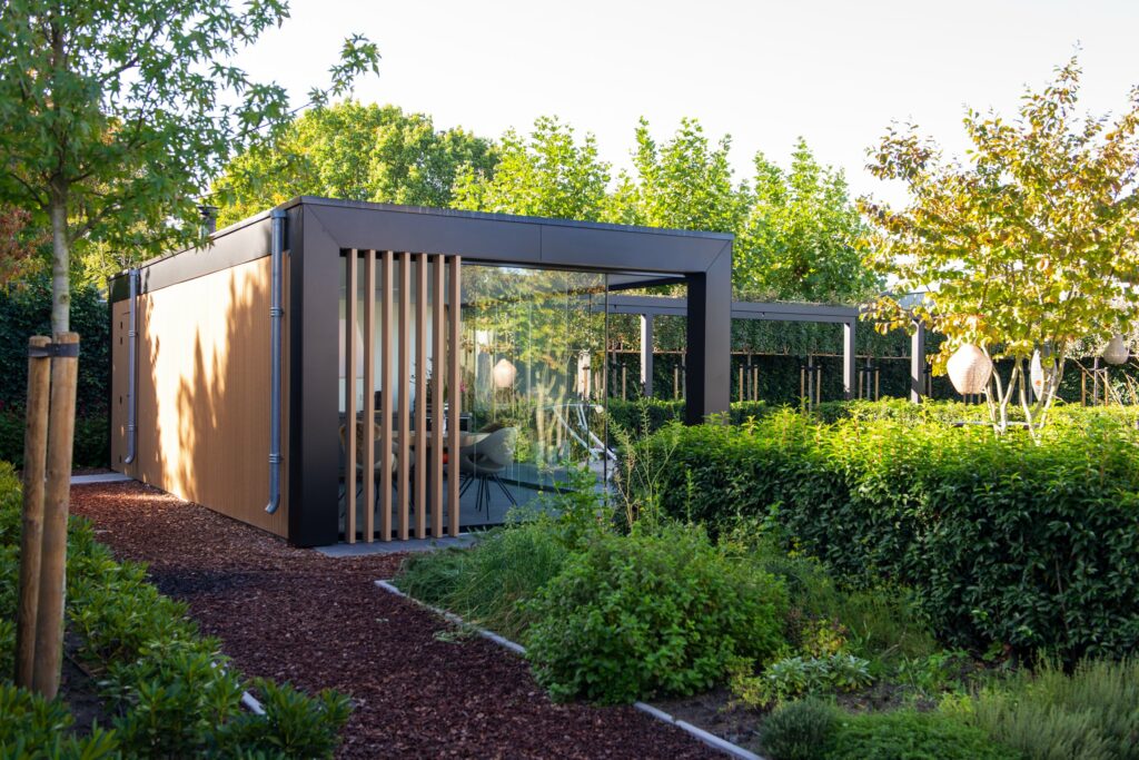 Tuinkamer met buitenkeuken en pergola Waalwijk – foto 8