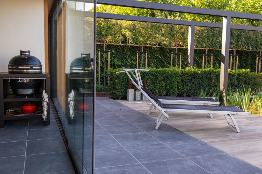 Tuinkamer met buitenkeuken en pergola Waalwijk – foto 9
