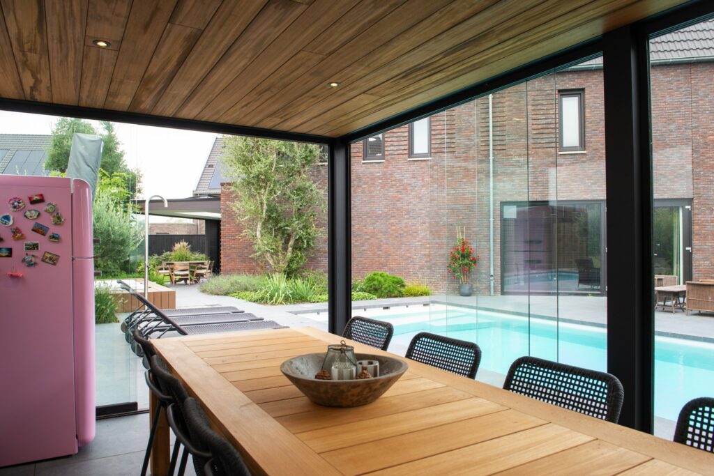 Poolhouse met glazen wanden Best – foto 9