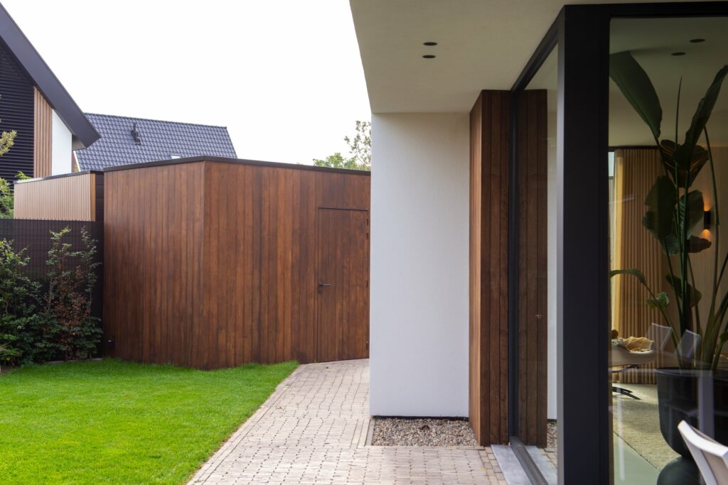 Strakke houten berging – foto 8